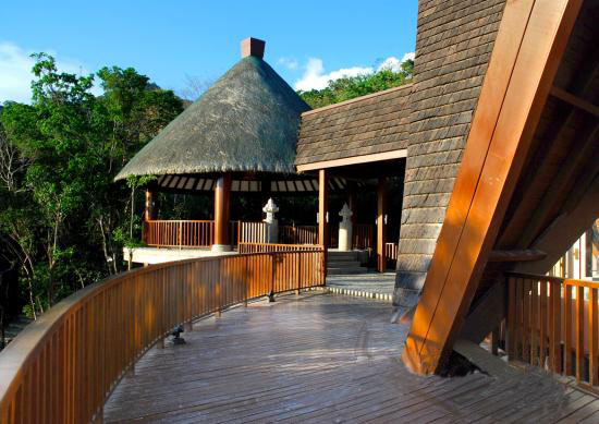 森林旅游策劃咨詢公司:三亞亞龍灣熱帶天堂森林公園花生地鳥巢度假村-雨林會所外景(一)