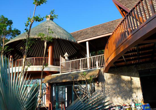 森林旅游策劃咨詢公司:三亞亞龍灣熱帶天堂森林公園花生地鳥巢度假村-雨林會所外景(二)