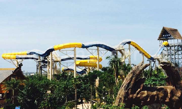 水上過(guò)山車