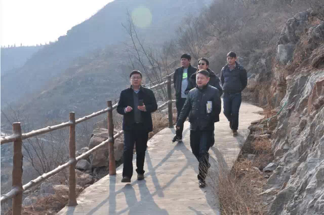 旅游規(guī)劃設計院專家組考察萬泉湖(一)