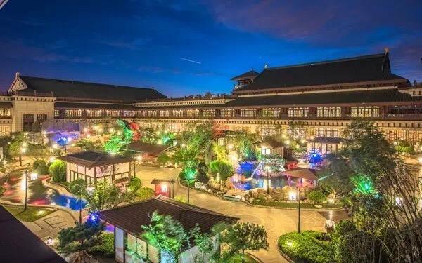 天津恒大世博中心國(guó)際溫泉中心夜景